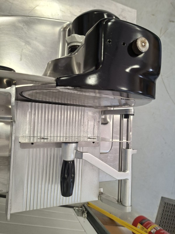 Berkel 834 – nářezový kráječ potravin