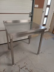 Nerezový pracovní stůl s lemem vzadu 70 x 80cm