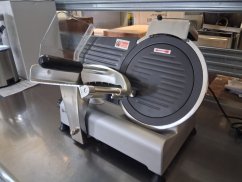 Nářezový stroj 250 s teflonovou vrstvou, HENDI, Kitchen Line, 230V/150W