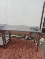 Nerezový stůl s dřezem vpravo 140 x 70 cm