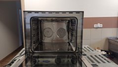 Konvekční trouba a gril na 4 plechy