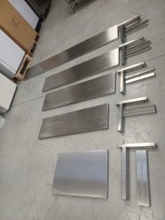 Nástěnná police  132 x 30cm