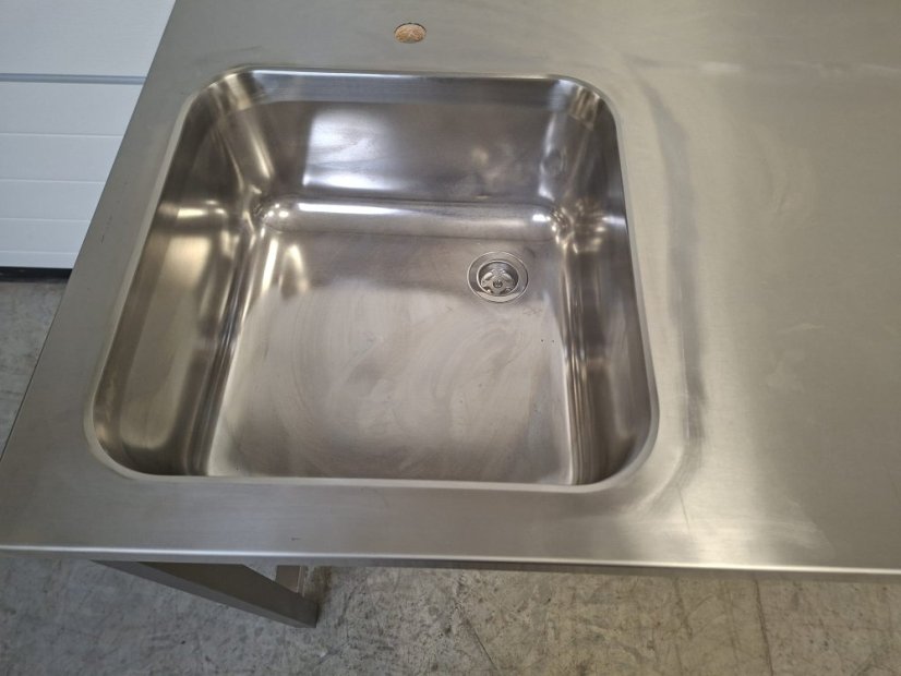 Nerezový stůl 1650×700×900mm, dřez vlevo 400×400×200mm
