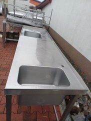 Nerezový stůl s dřezem vpravo 140 x 70 cm