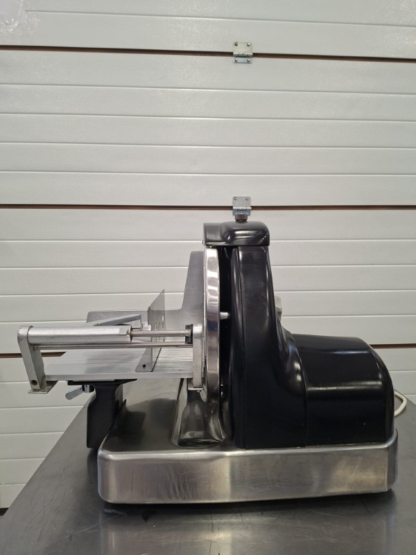 Berkel 834 – nářezový kráječ potravin