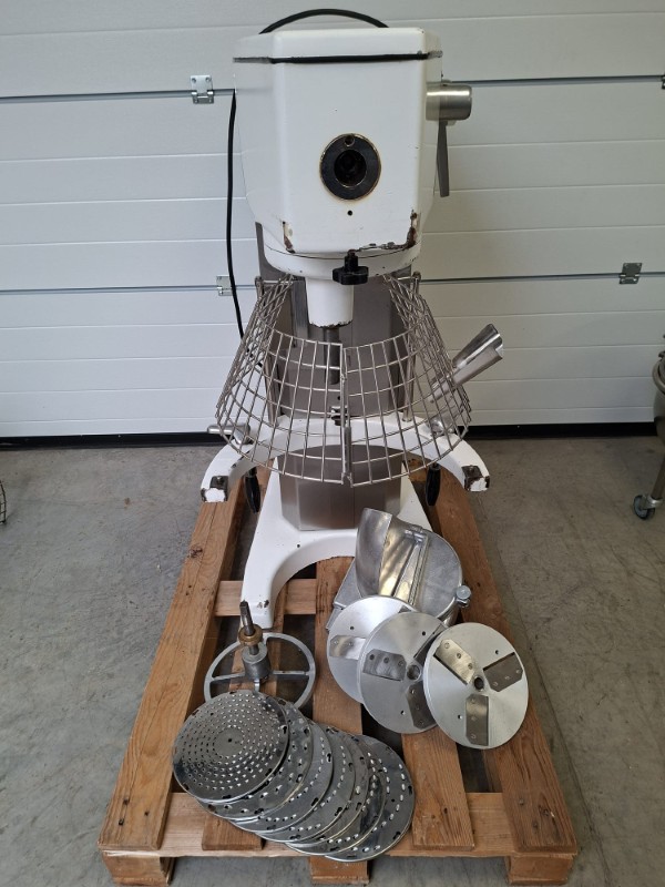 RE 22 Robot univerzální s příslušenstvím 60 litrů ALBA