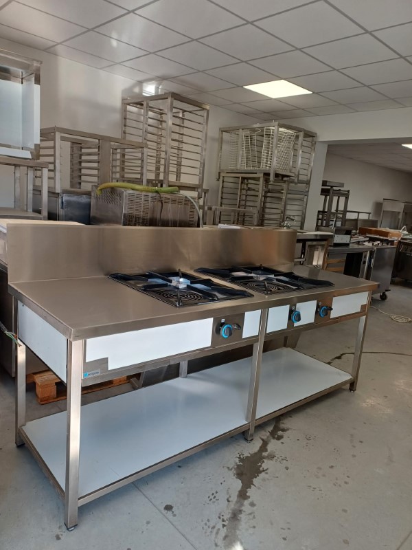 Plynový sporák XXL s paellovými hořáky 10,4kW a 27kW