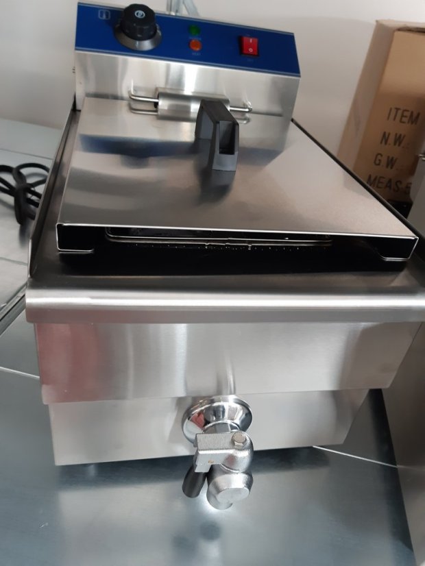 Elektrická fritéza EF-101V