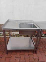 Nerezový stůl s dřezem vpravo 95 x 70 cm s prolisem a policí