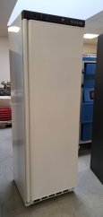 Chladicí skříň plné dveře, bílá UR 400