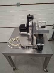 Berkel 834 – nářezový kráječ potravin