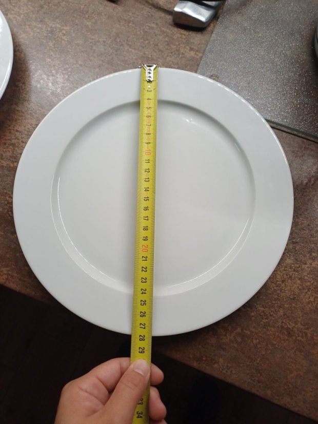 TALÍŘE Z UZAVŘENÉ PORCELÁRNY