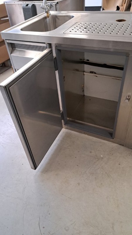 Chladící nerezový výčepní stůl 1600x720mm
