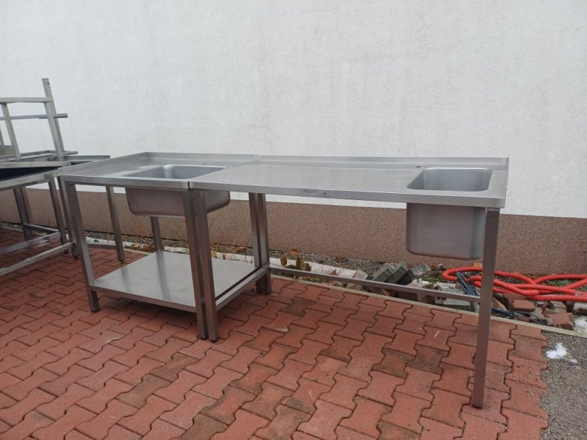 Nerezový stůl s dřezem vpravo 95 x 70 cm s prolisem a policí
