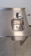 Nerezový stůl se dřezem vpravo 1000 x 700 x 900 mm