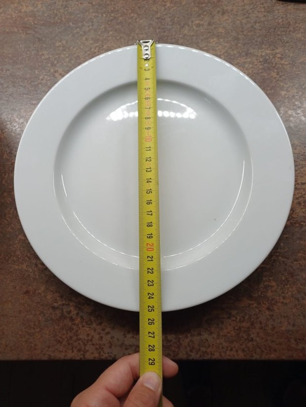 TALÍŘE Z UZAVŘENÉ PORCELÁRNY