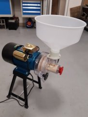 Elektrický mlýnek na suché obiloviny